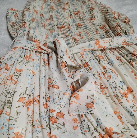 Floral Halter Tie Waist Shift Tank - Picture 2 of 4